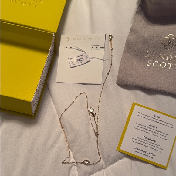 Kendra Scott Gold- Mini Elisa  Necklace- with knotted chain- box, bag, tags - Picture 1 of 12